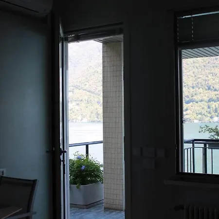 Lakeviewcabin - King With Balcony Комо